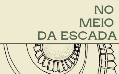 No Meio da Escada